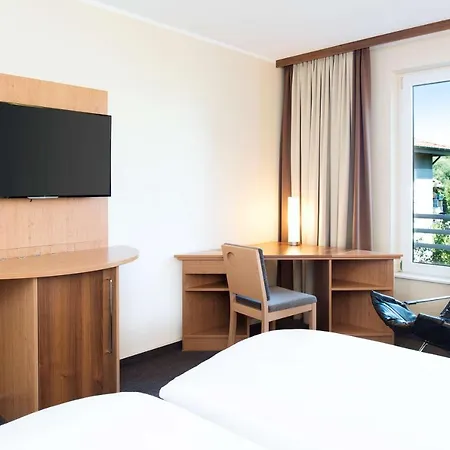 Отель Nh Berlin Potsdam Conference Center Клайнмахнов