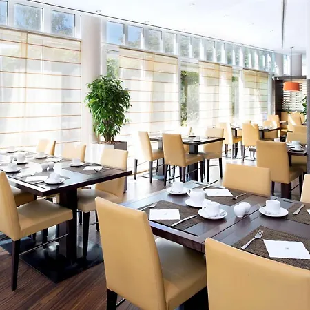 Отель Nh Berlin Potsdam Conference Center Клайнмахнов