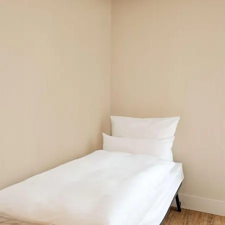 Отель Nh Berlin Potsdam Conference Center Клайнмахнов