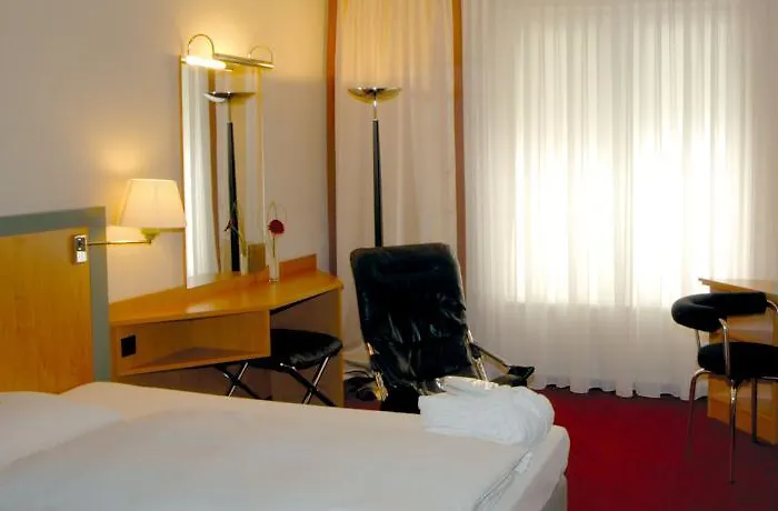 Nh Berlin Potsdam Conference Center Hotel 4*